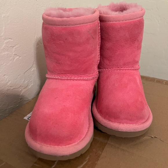 Toddler Girl Uggs - Picture 2 of 7